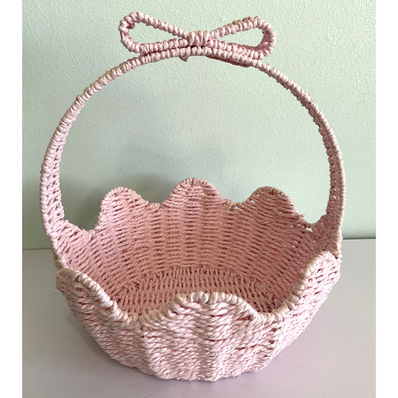 Wicker Easter Basket PInk With Wicker Bow And Scalloped Edges - Picture 1 of 5